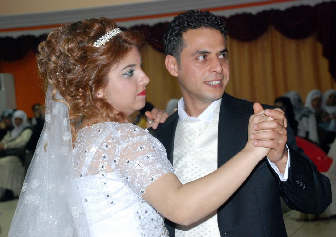 Alkışlarla Gelin & Damat Girişi